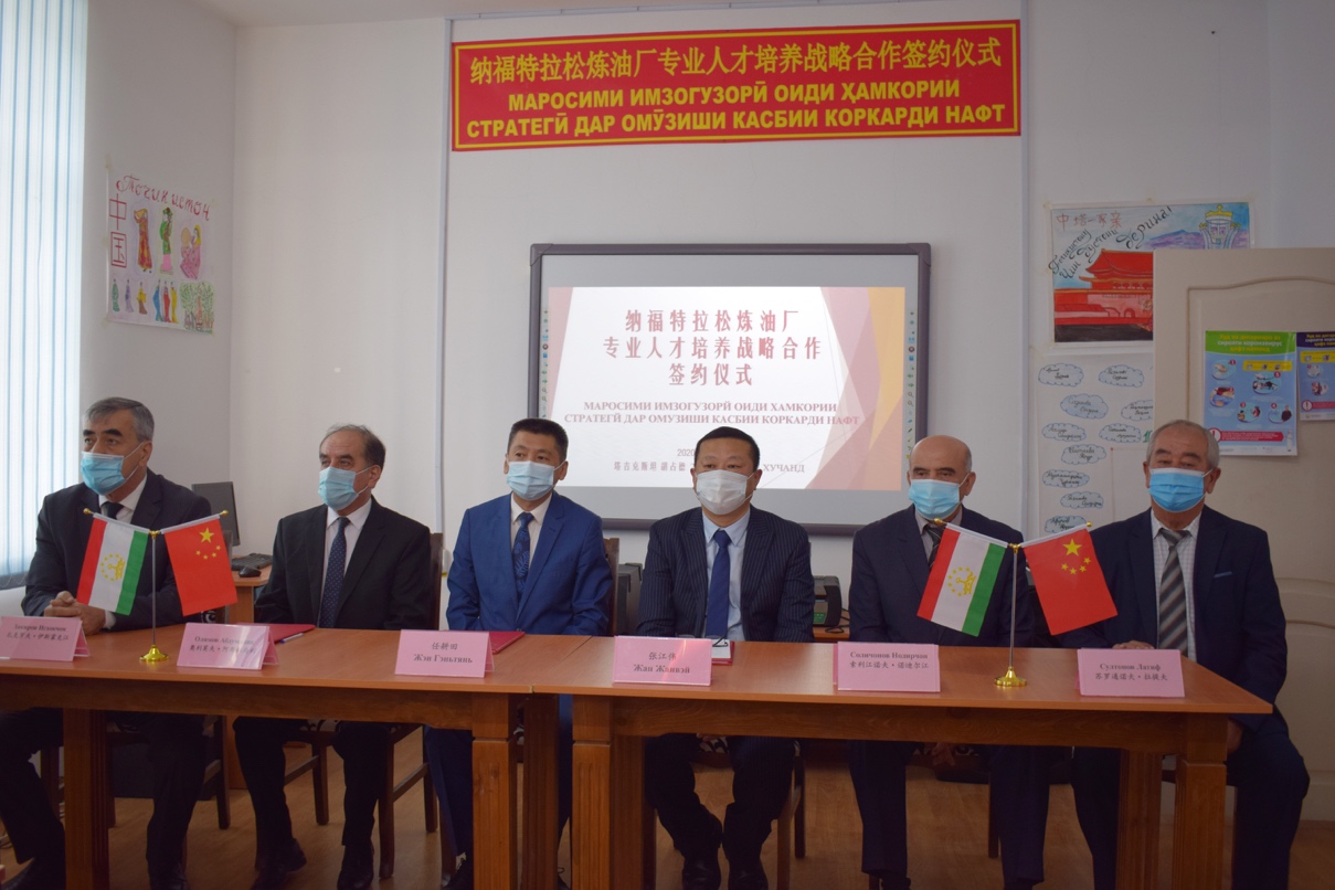 备选%20%20缩略图/图2%20签约方代表和媒体嘉宾出席签约仪式.JPG 备选%20%20缩略图/图2%20签约方代表和媒体嘉宾出席签约仪式.JPG