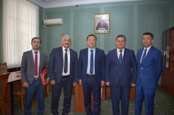 备选%20%20缩略图/图1%20塔吉克斯坦冶金学院、孔子学院、纳福特拉松炼油厂三方领导交流意见2.JPG 备选%20%20缩略图/图1%20塔吉克斯坦冶金学院、孔子学院、纳福特拉松炼油厂三方领导交流意见2.JPG