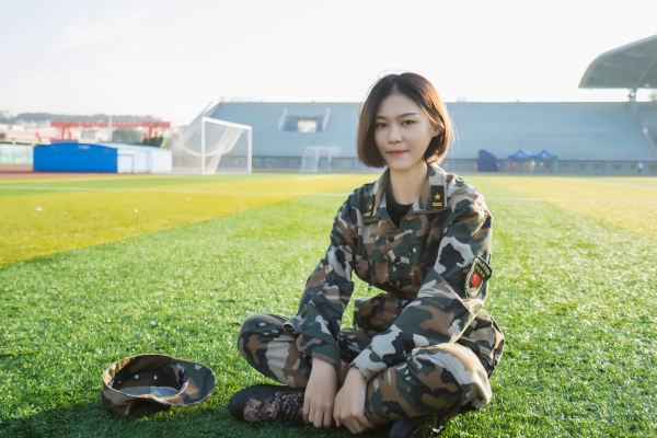 巾帼不让须眉——机电院军训专题...